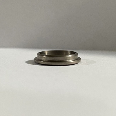 Обжимное металлическое кольцо