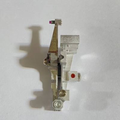 Зажим проволоки